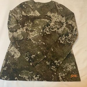 SHE Vneck long sleeve strata camo shirt